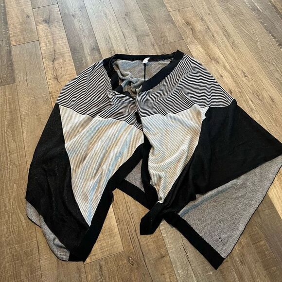 Lululemon Black and White Striped Wrap size OZ - Picture 3 of 6